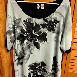 Short sleeved blouse